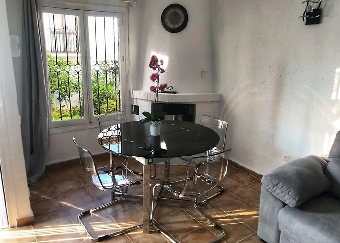 Pueblo Andaluz Villa *